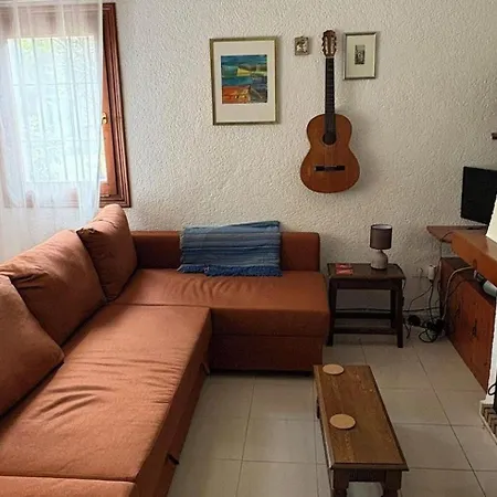 Apartamento 1 Bed-sleeps 2-gardens-pool-10 Min To *